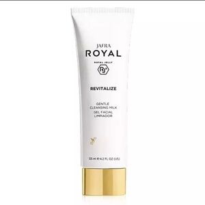 Jafra Royal Jelly Revitalize Gentle Cleansing Milk 4.2 FL.OZ. For All Skin Types